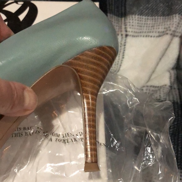 NWT NWFLAX AQUA LEATHER UPPER PUMP!!! - Picture 6 of 8